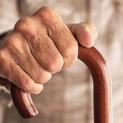 ۵ هزار سالمند سرراهی در کشور؛ تا ۱۴۳۰ یک‌سوم ایرانی‌ها سالمند می‌شوند