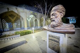 میان درختان و ابیات؛ صائب تبریزی در قلب اصفهان