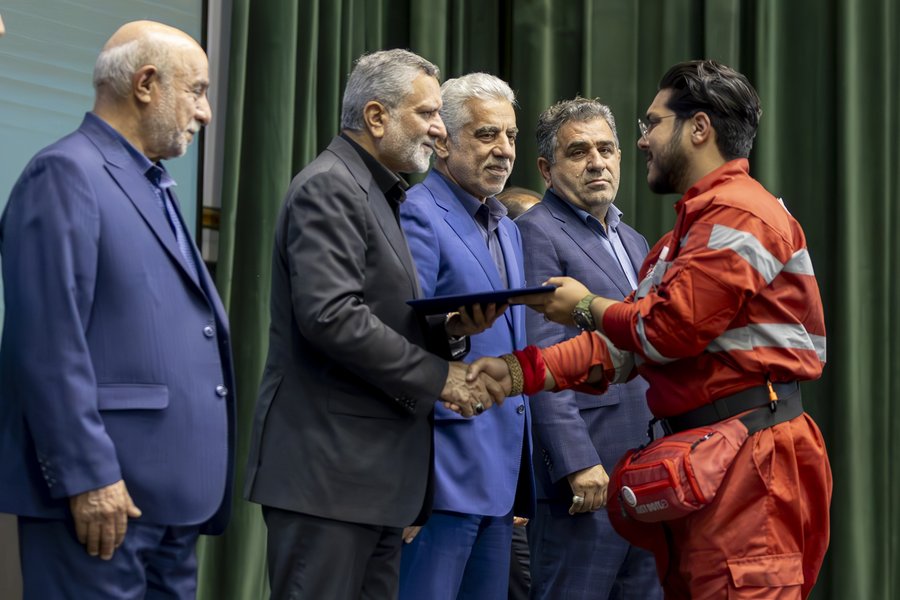 تجلیل از کارگران احمد میدری (21).JPG