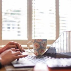 دورکاری برای زنان؛ آزادی بیشتر یا فشار مضاعف