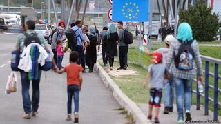 واکنش‌ها به قانونی‌سازی مهاجران در اسپانیا: از استقبال کلیسا تا انتقاد راست‌گرایان