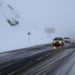 بارندگی در محورهای ۶ استان؛ از زنجیرچرخ استفاده کنید