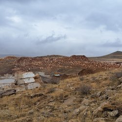 پایان مجوز یک معدن، آغاز مطالبه‌ای ۳۰ ساله