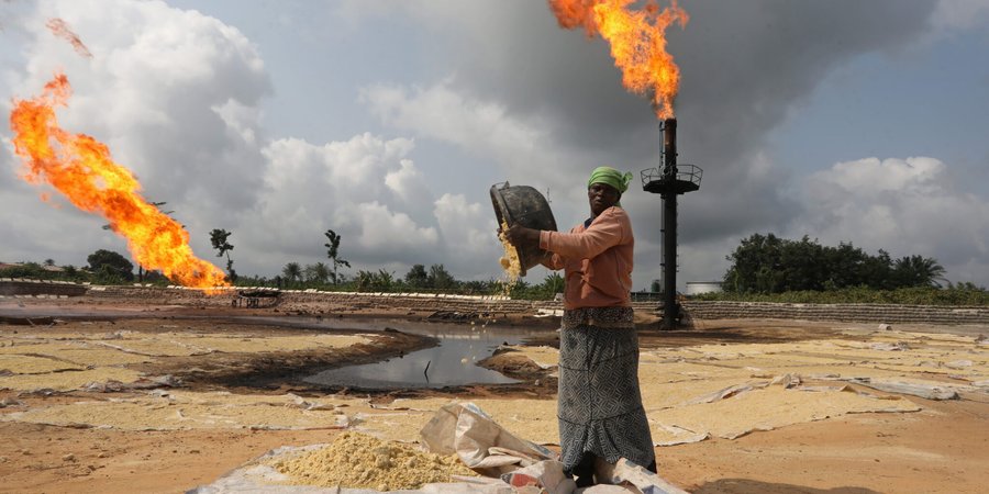 همکاری غول‌ها علیه حقیقت