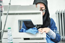 زنان باسابقه‌تر، از بازار کار بیرون می‌روند