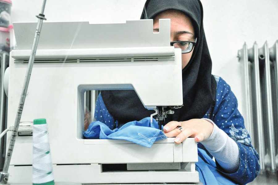 زنان باسابقه‌تر، از بازار کار بیرون می‌روند