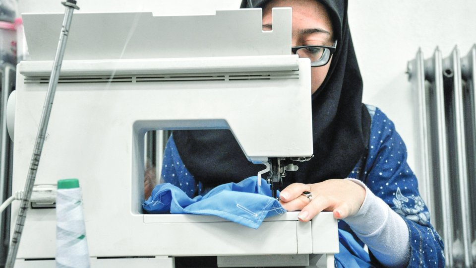 بیمه های اجباری چه تفاوتی با بیمه های خویش‌فرما دارند؟