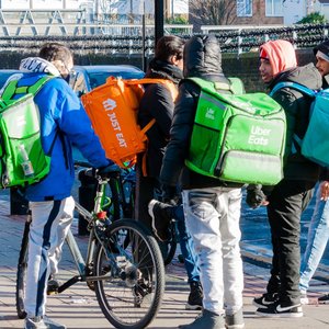 کار در سایه الگوریتم‌ها؛ قانون کار چگونه باید به اقتصاد دیجیتال پاسخ دهد؟