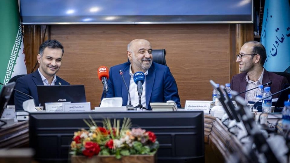 برگزیدگان نمایشگاه عکس و کاریکاتور با محوریت «عدالت شغلی» تقدیر شدند