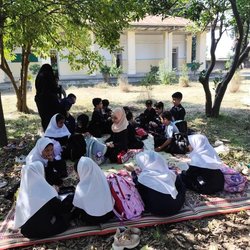 مدرسه روستا سهم غیربومی‌ها شد