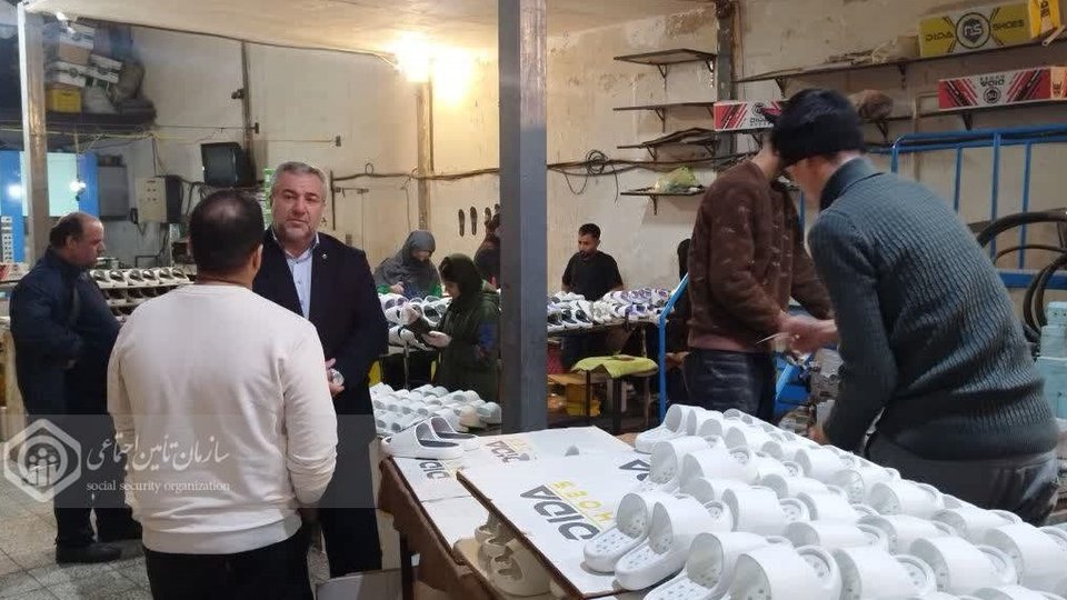 بازدید مدیرکل تأمین‌اجتماعی قم از چند واحد تولیدی در عالیباف قم