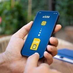 ایران وارد عصر سیم‌کارت دیجیتال می‌شود؟ وعده‌های اپراتورها و پرسش‌های مردم