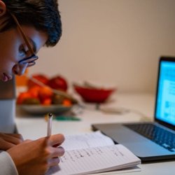 آلودگی هوا فرصت طلایی آموزش در خوزستان را از بین برد