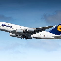 ۹۰ درصد مردم از خرید بلیت هواپیما محروم‌اند