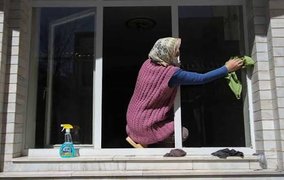 وقتی دولت وظایف رفاهی خود را به دوش زنان می‌اندازد