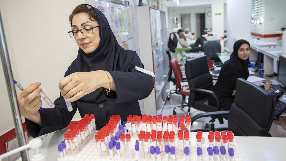 پرستار: بیصدا، بی‌ادعا، بی‌توقع