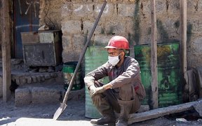بیکاری گسترده کارگران ساختمانی؛  پروژه های عمرانی کاهش یافت