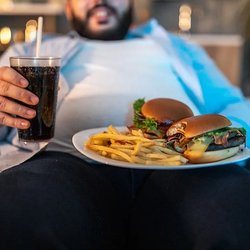 چالش افزایش وزن، جان مربی فیتنس را گرفت