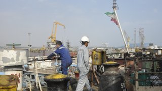 تبعیض در سرانه ورزش؛ صدای کارگران پیمانکاری پالایشگاه آبادان درآمد