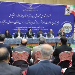 مدرسه بدون معلم پذیرفتنی نیست