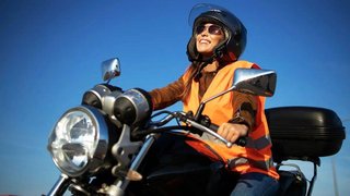 صدور گواهینامه موتورسیکلت زنان؛ نقطه عطف تاریخی