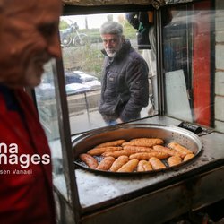 قلب تهران زیر بمباران هم می‌تپد