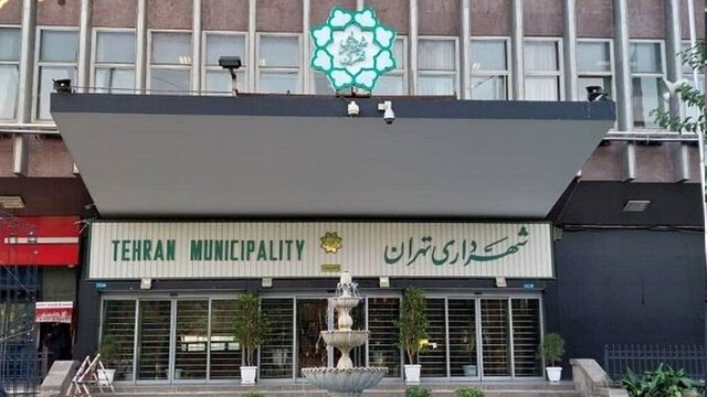 جمع‌آوری گل‌فروشان اطراف بهشت زهرا؛ امکان ثبت گزارش سد معبر به سامانه «پلیس من»