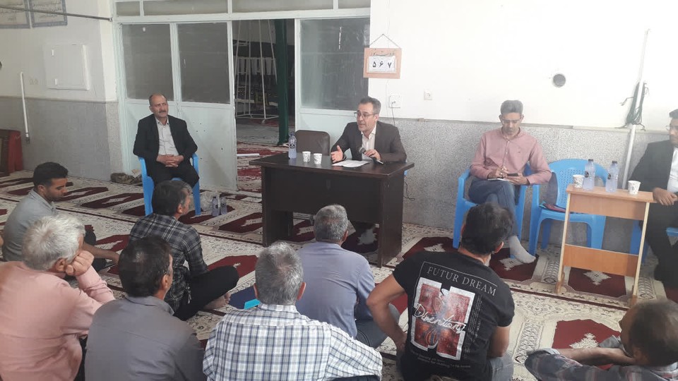 برگزاری کارگاه آموزشی قوانین بیمه‌ای و ایمنی کارگران ساختمانی در ورزنه