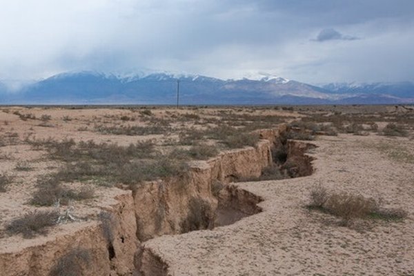 فرونشست زمین به بحران ملی تبدیل شده